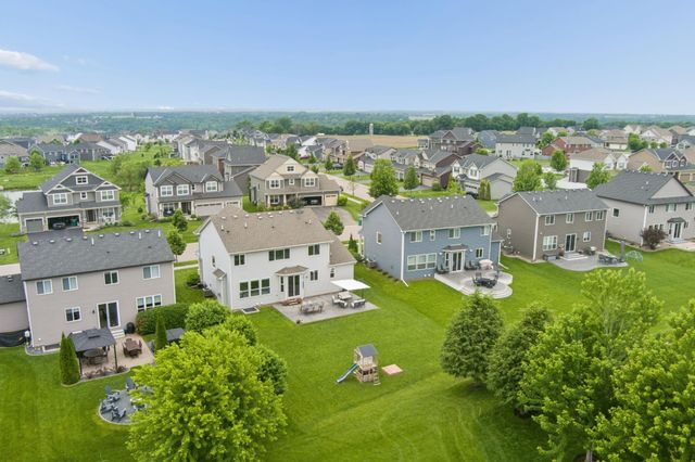 1416 Copper Hills Drive, Carver, MN 55315