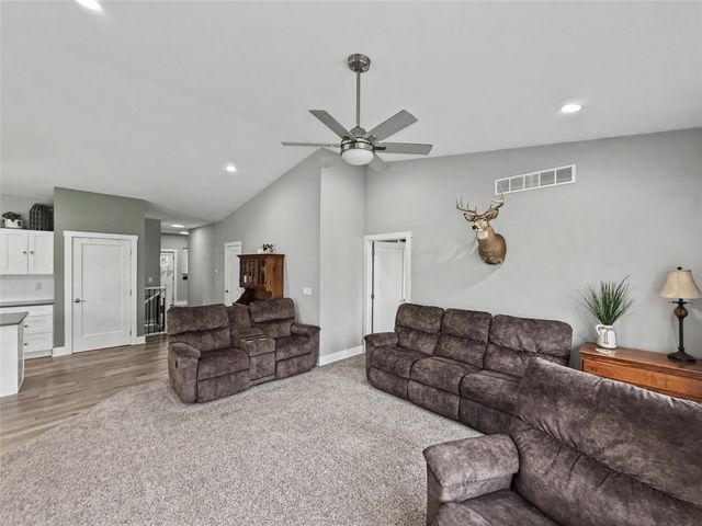 421 N 9th Street, Adel, IA 50003