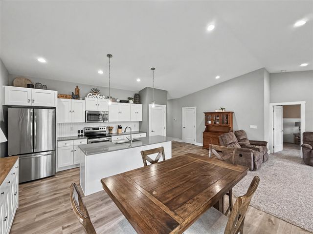 421 N 9th Street, Adel, IA 50003