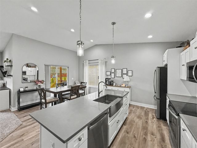 421 N 9th Street, Adel, IA 50003