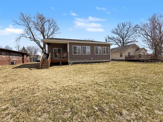 421 N 9th Street, Adel, IA 50003