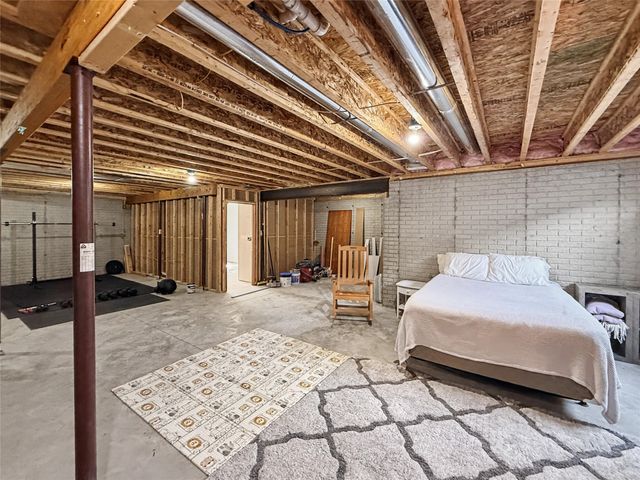 421 N 9th Street, Adel, IA 50003