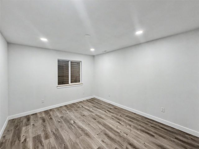 421 N 9th Street, Adel, IA 50003