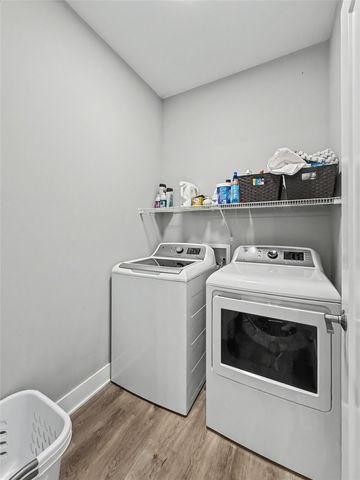 421 N 9th Street, Adel, IA 50003