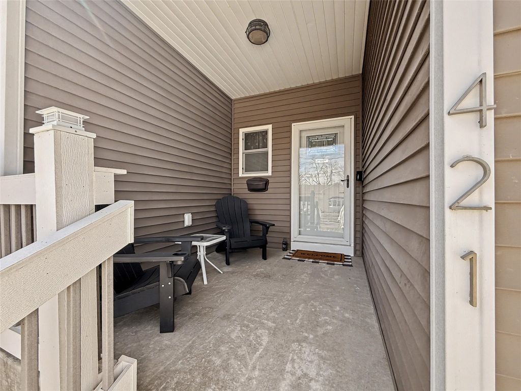 421 N 9th Street, Adel, IA 50003