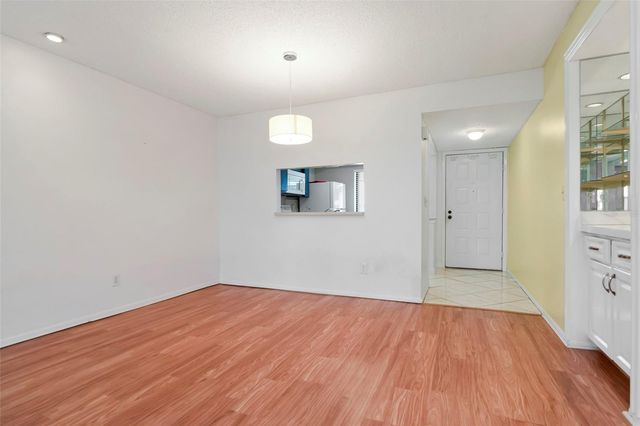 2569 LAURELWOOD DRIVE 11B, Clearwater, FL 33763