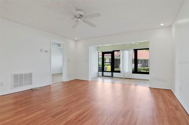 2569 LAURELWOOD DRIVE 11B, Clearwater, FL 33763