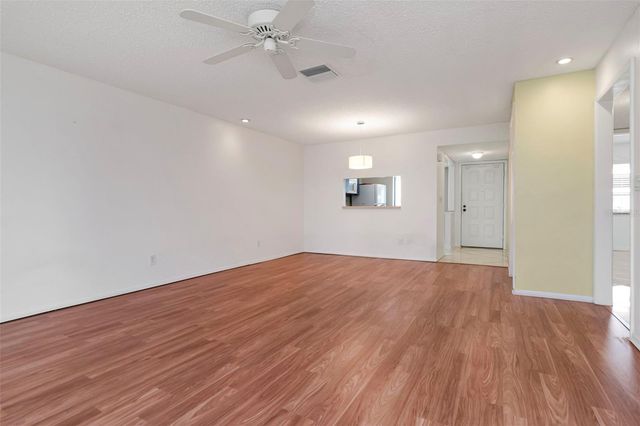 2569 LAURELWOOD DRIVE 11B, Clearwater, FL 33763