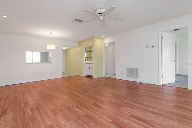 2569 LAURELWOOD DRIVE 11B, Clearwater, FL 33763