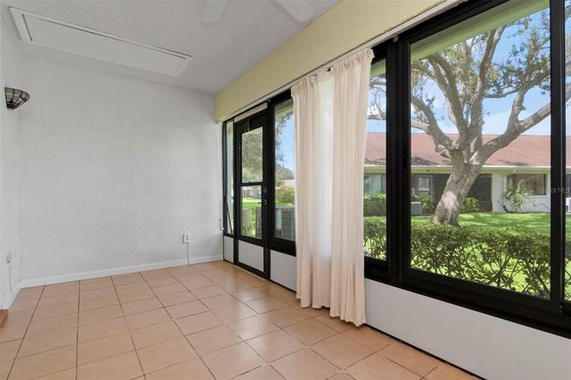 2569 LAURELWOOD DRIVE 11B, Clearwater, FL 33763