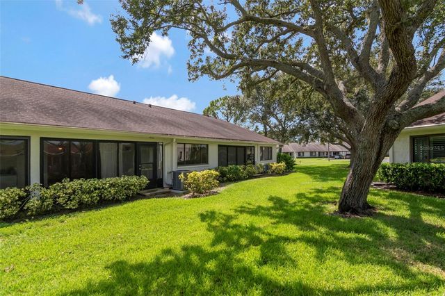 2569 LAURELWOOD DRIVE 11B, Clearwater, FL 33763