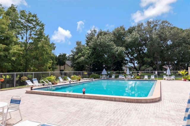 2569 LAURELWOOD DRIVE 11B, Clearwater, FL 33763