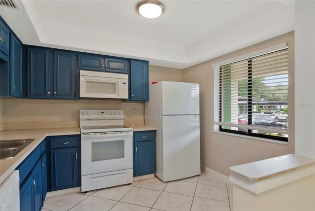 2569 LAURELWOOD DRIVE 11B, Clearwater, FL 33763