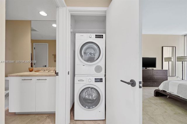 6799 Collins Ave 1604, Miami Beach, FL 33141