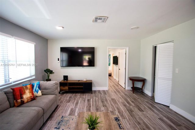 3981 SW 58th St, Dania Beach, FL 33312