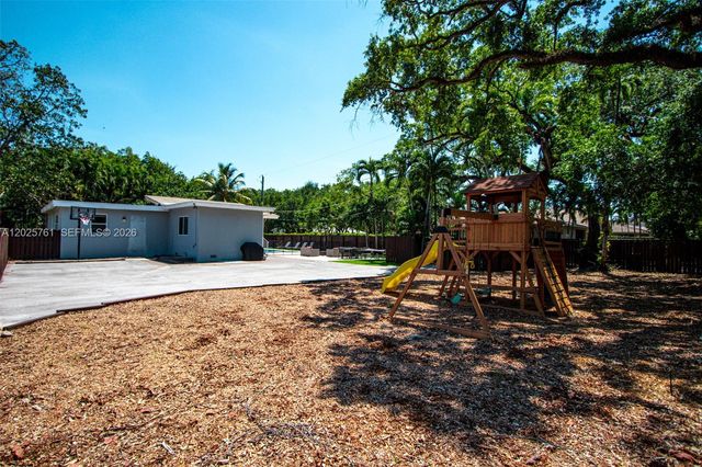 3981 SW 58th St, Dania Beach, FL 33312
