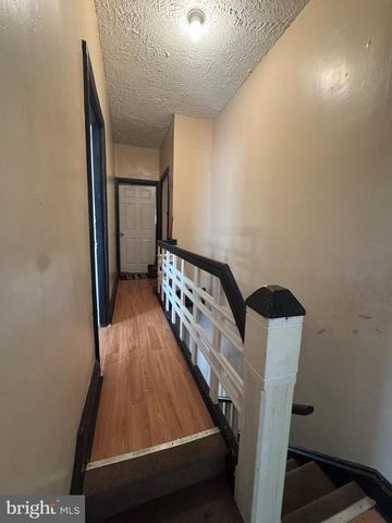 2010 W OXFORD ST, Philadelphia, PA 19121