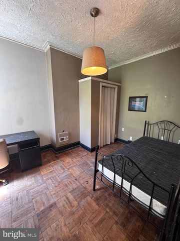 2010 W OXFORD ST, Philadelphia, PA 19121