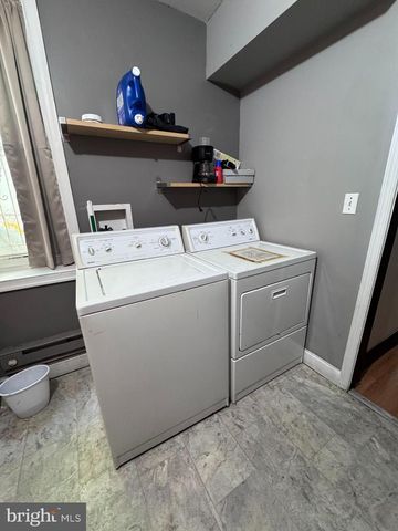2010 W OXFORD ST, Philadelphia, PA 19121