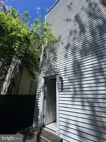 2010 W OXFORD ST, Philadelphia, PA 19121