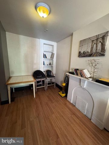 2010 W OXFORD ST, Philadelphia, PA 19121