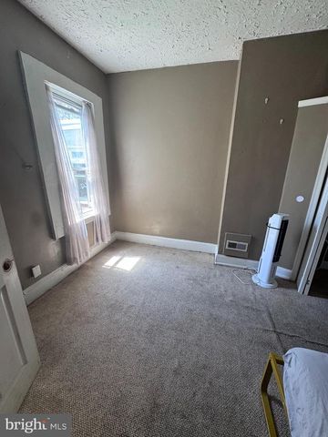 2010 W OXFORD ST, Philadelphia, PA 19121
