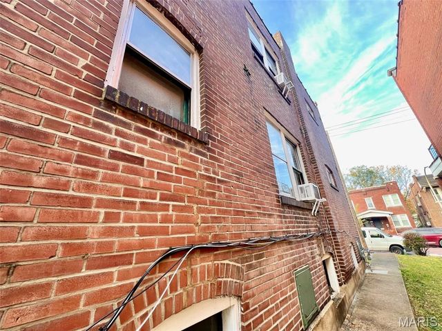 4522 Pennsylvania Avenue, St Louis, MO 63111