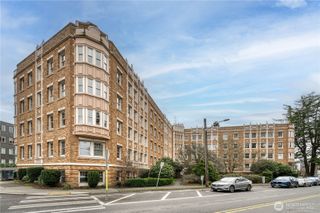 5810 Cowen Place NE #301, Seattle, WA 98105