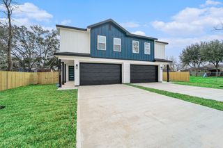 6425 Anderson Road B, Houston, TX 77085
