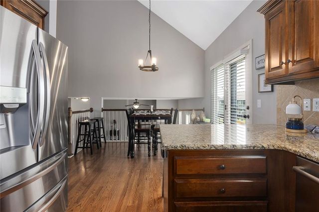 10904 N Manchester Avenue, Kansas City, MO 64157