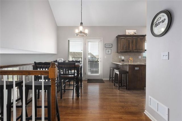 10904 N Manchester Avenue, Kansas City, MO 64157