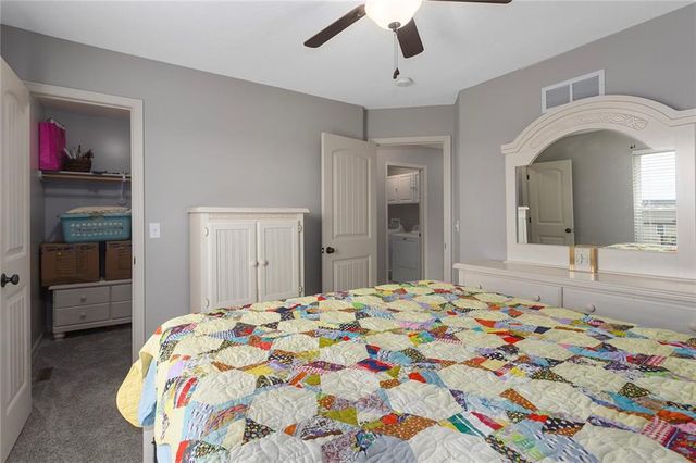 10904 N Manchester Avenue, Kansas City, MO 64157