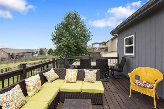 10904 N Manchester Avenue, Kansas City, MO 64157