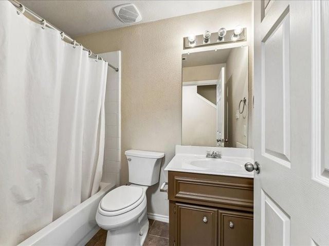 2915 Clay Avenue, Houston, TX 77003