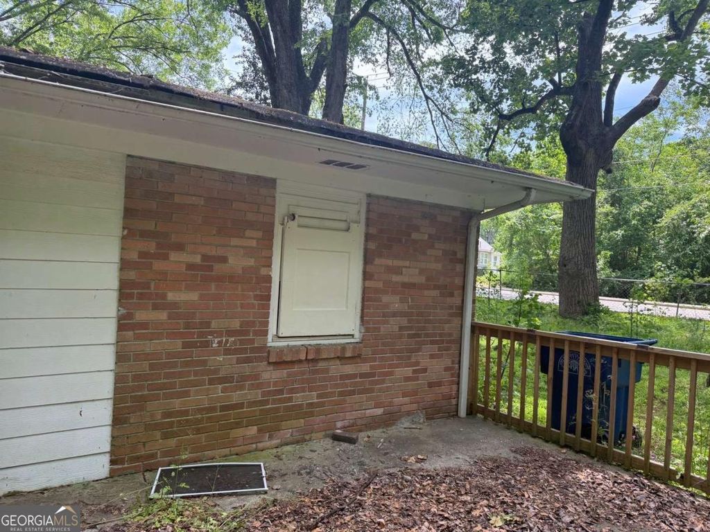 1627 Hasty Place NW, Atlanta, GA 30318