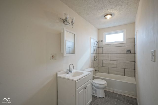 1718 Cincinnati Avenue, Anderson, IN 46016