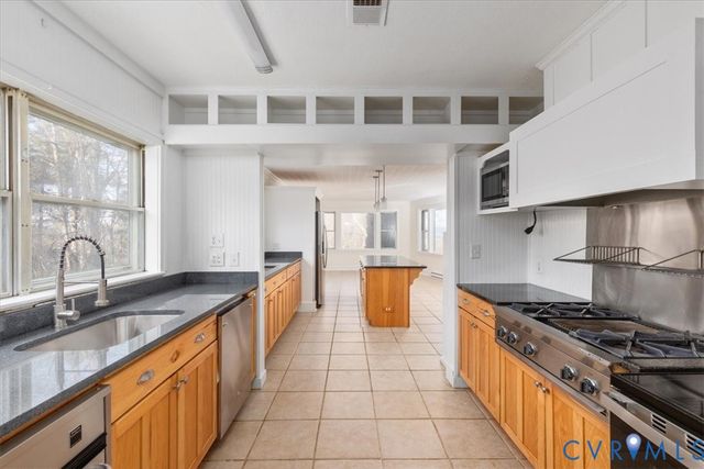 2114 E Lee Hwy, New Market, VA 22844