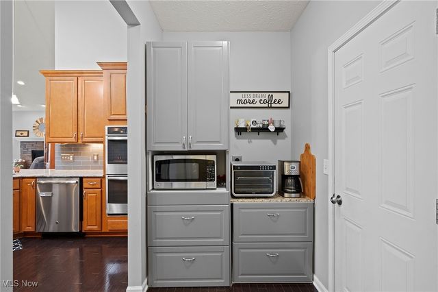 39115 Crescent Drive, Avon, OH 44011