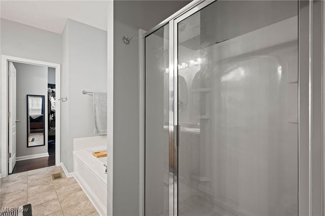 39115 Crescent Drive, Avon, OH 44011