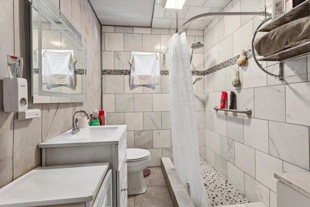 225 Ash Ave, Oakdale, CA 95361