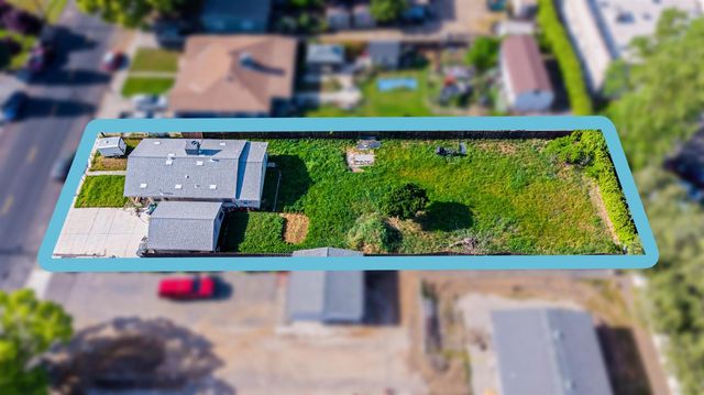 225 Ash Ave, Oakdale, CA 95361