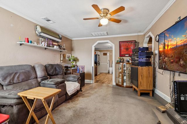 225 Ash Ave, Oakdale, CA 95361