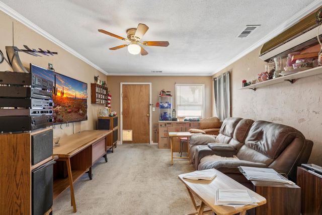 225 Ash Ave, Oakdale, CA 95361