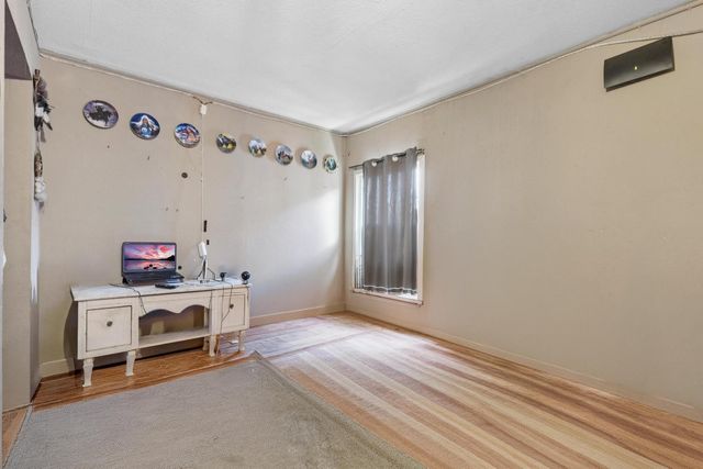 225 Ash Ave, Oakdale, CA 95361