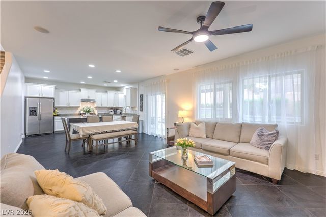 8095 Mosaic Sunrise Lane, Las Vegas, NV 89166