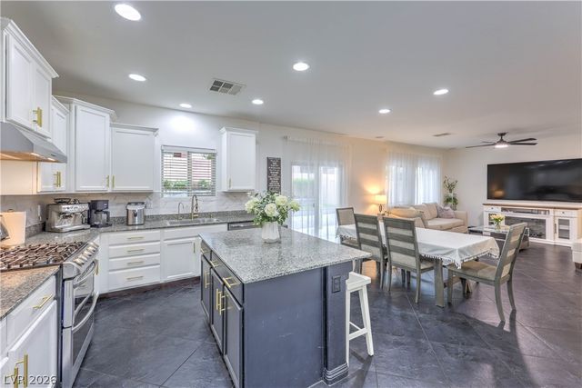 8095 Mosaic Sunrise Lane, Las Vegas, NV 89166