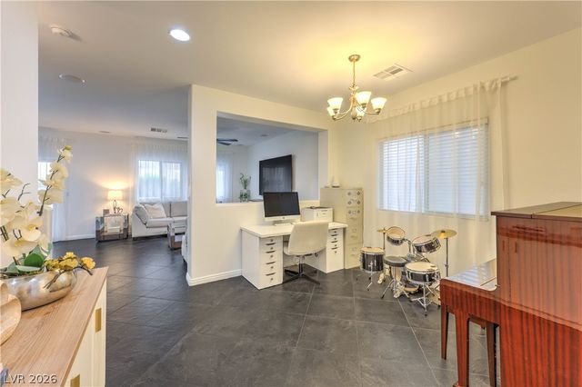 8095 Mosaic Sunrise Lane, Las Vegas, NV 89166