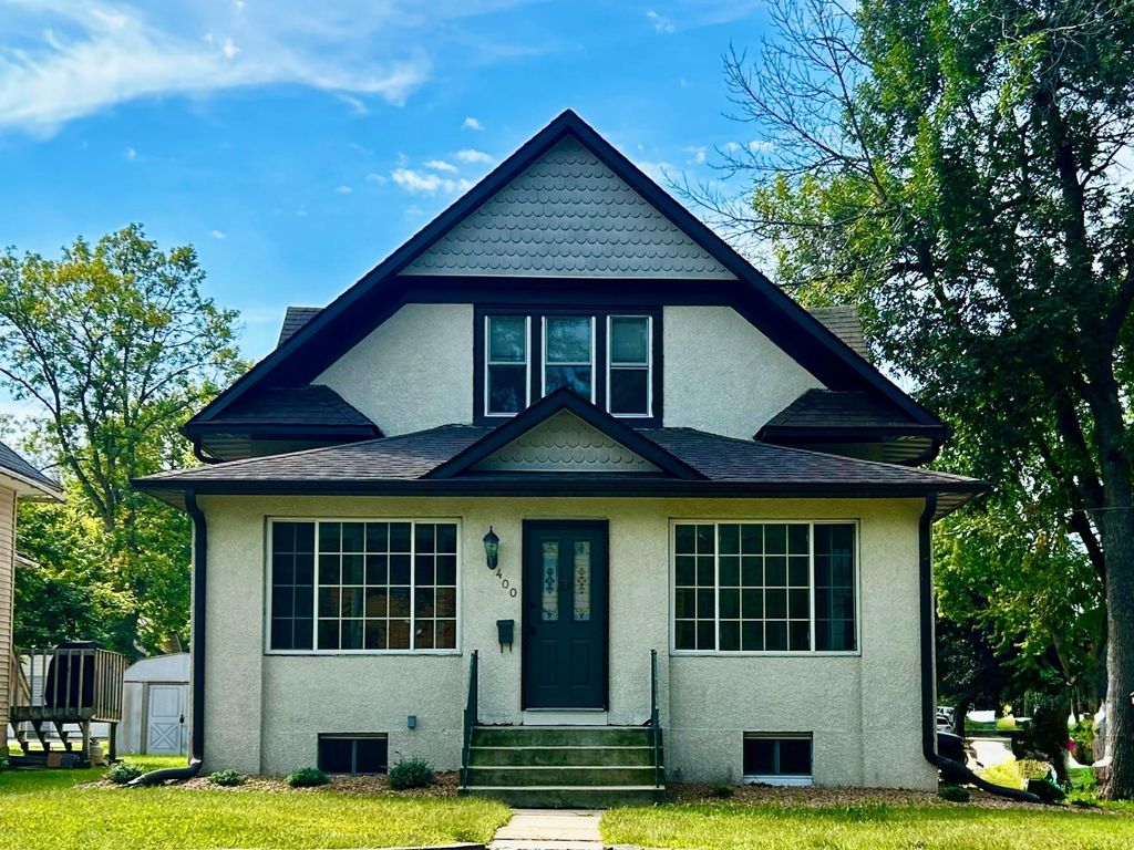 400 Elm Avenue SE, Montgomery, MN 56069