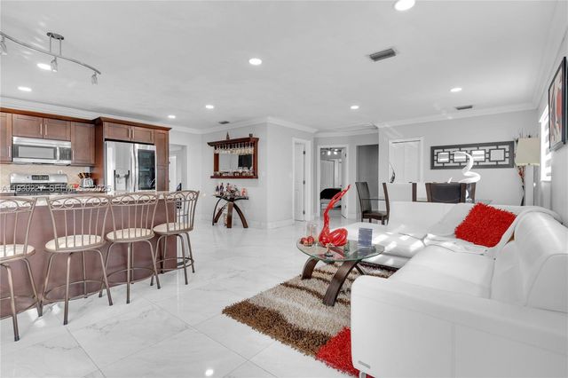 11051 SW 69th Dr, Miami, FL 33173