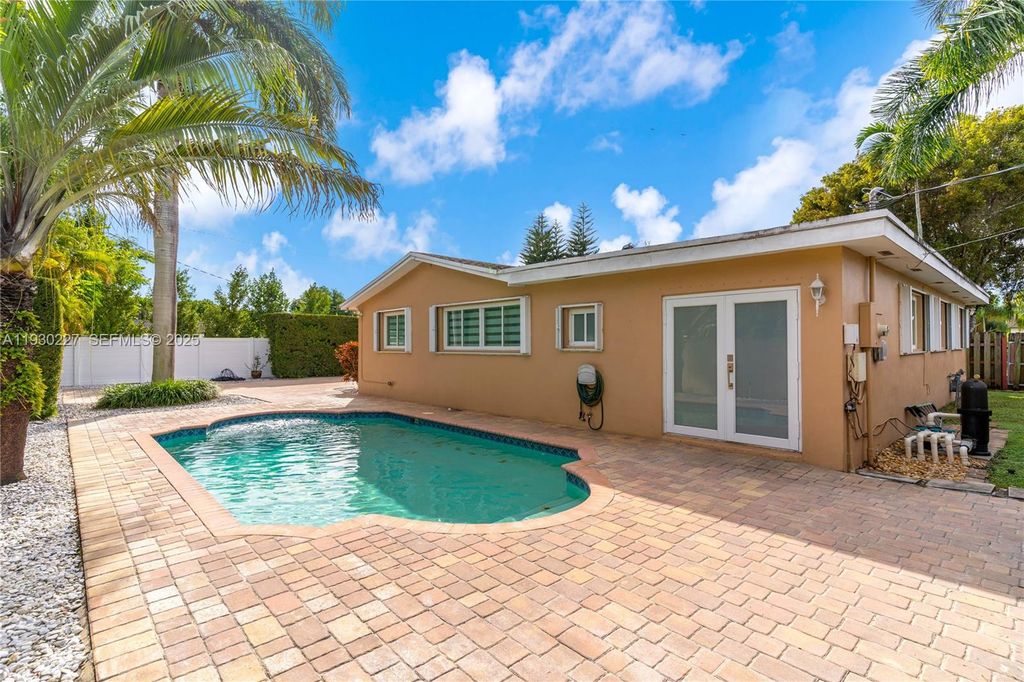 11051 SW 69th Dr, Miami, FL 33173